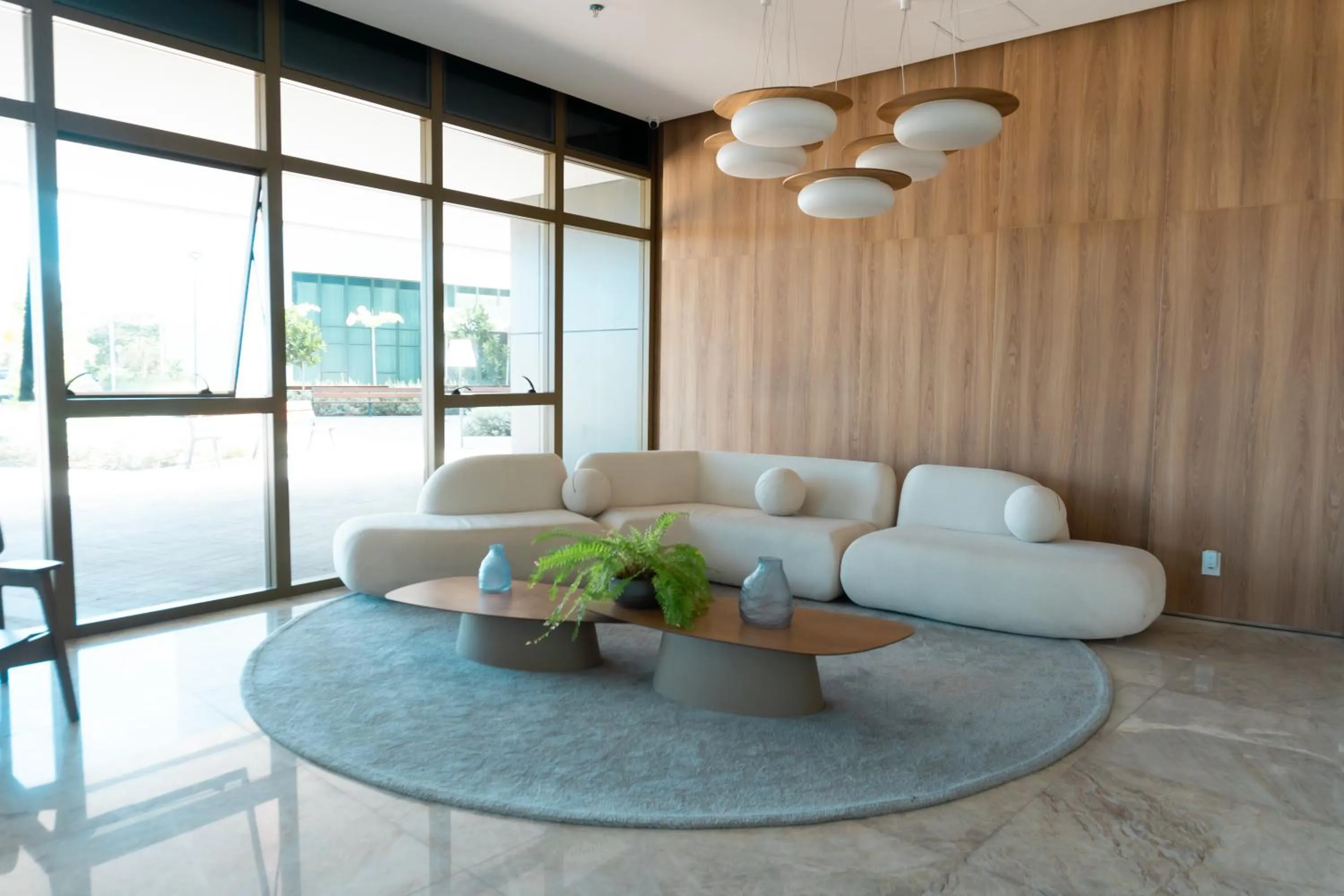 Seating area in Roomo Transamerica Recife Parque do Cais