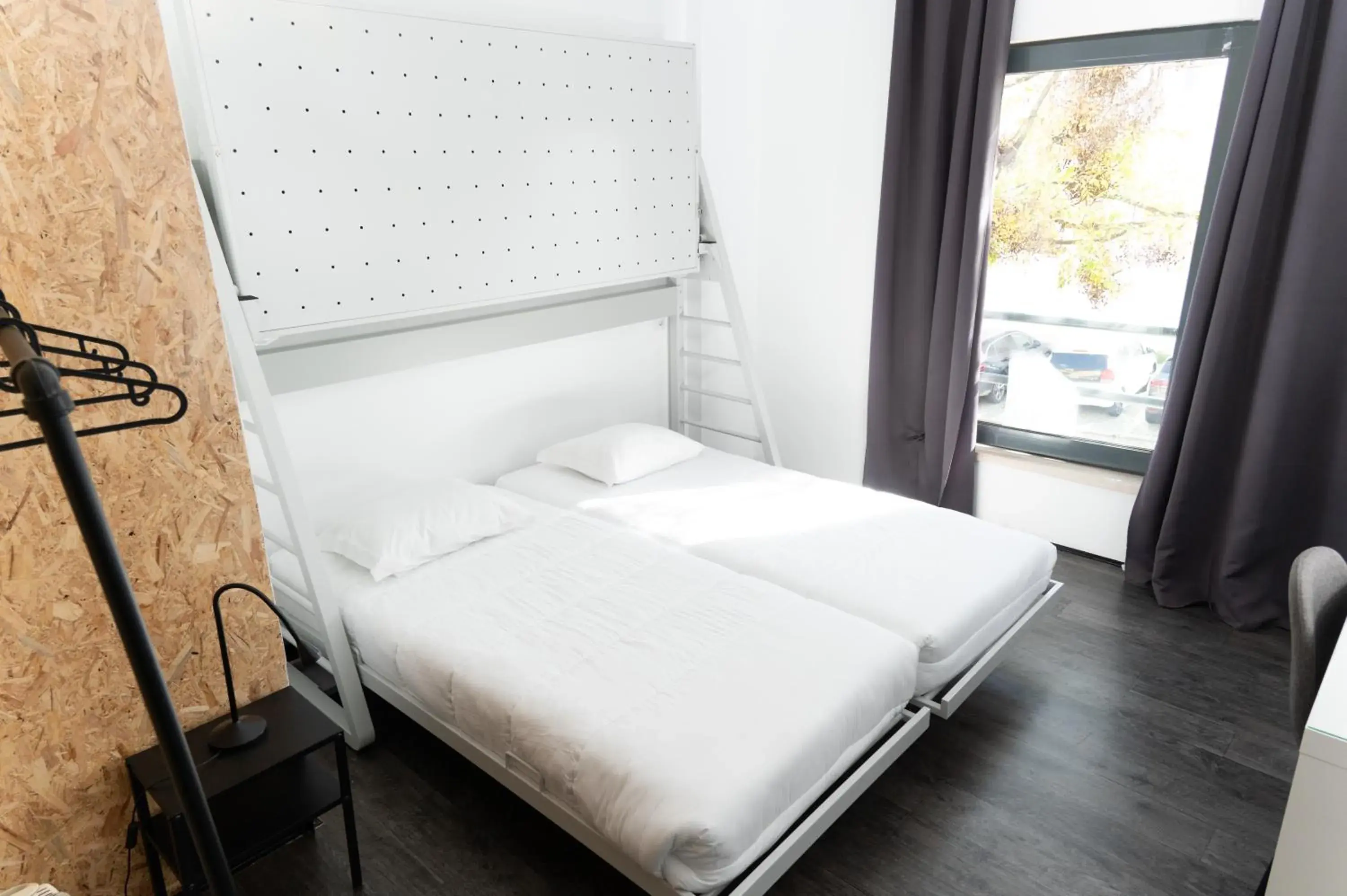 Double Room with Private Bathroom in HI Parque das Nações – Pousada de Juventude Double Room with Private Bathroom in HI Parque das Nações – Pousada de Juventude