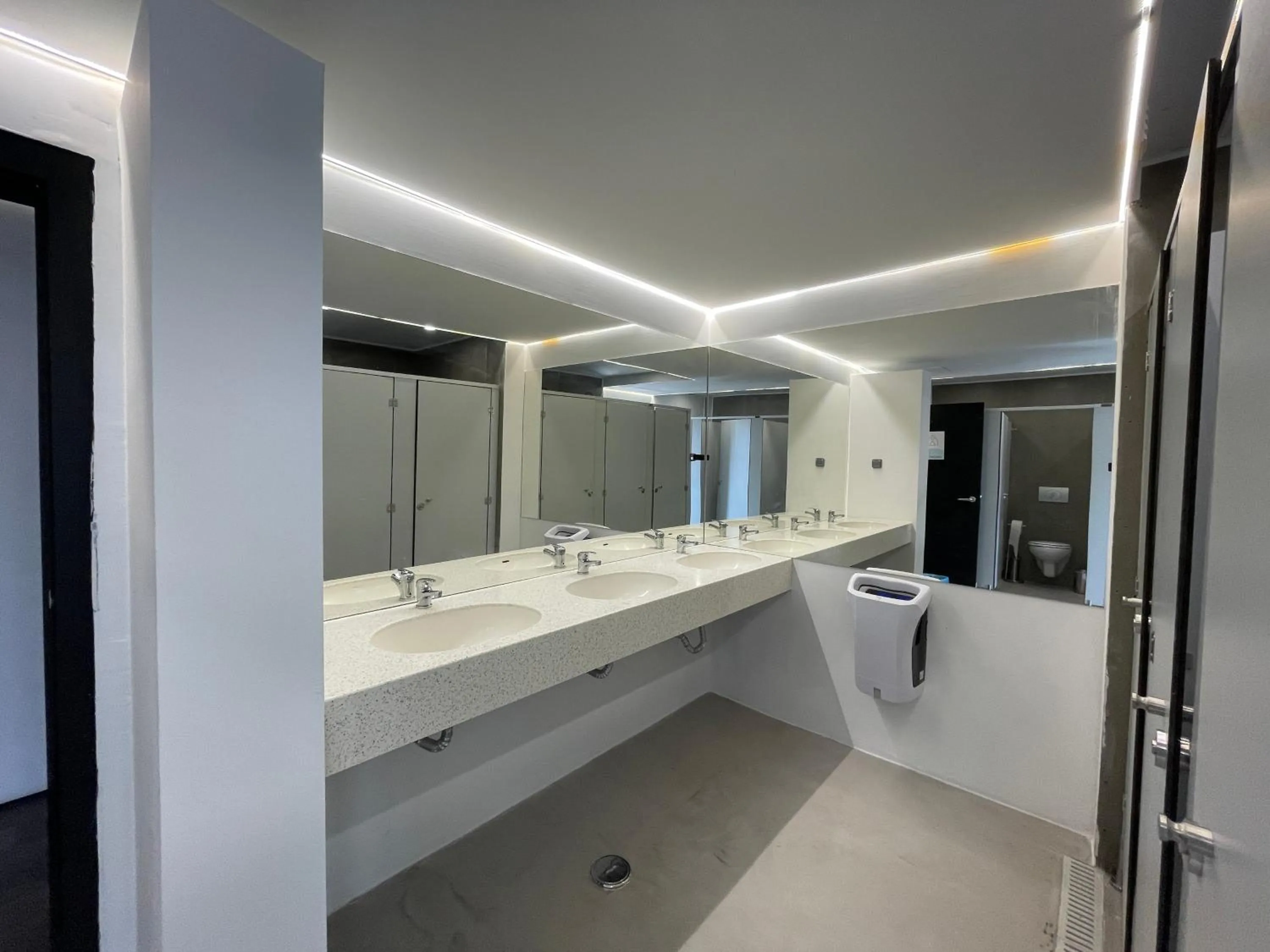 Bathroom in HI Parque das Nações – Pousada de Juventude