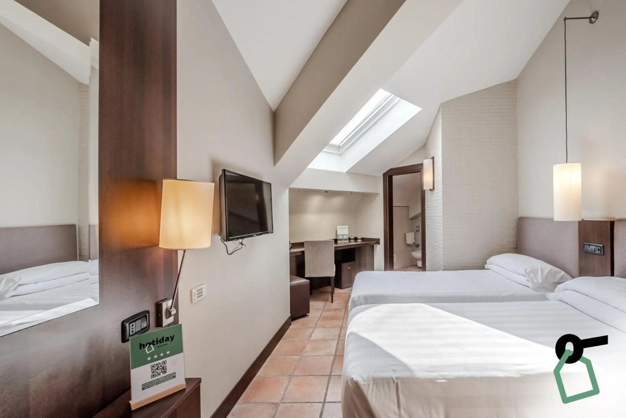 Bedroom in HOTIDAY Room Collection - Roma Cornelia