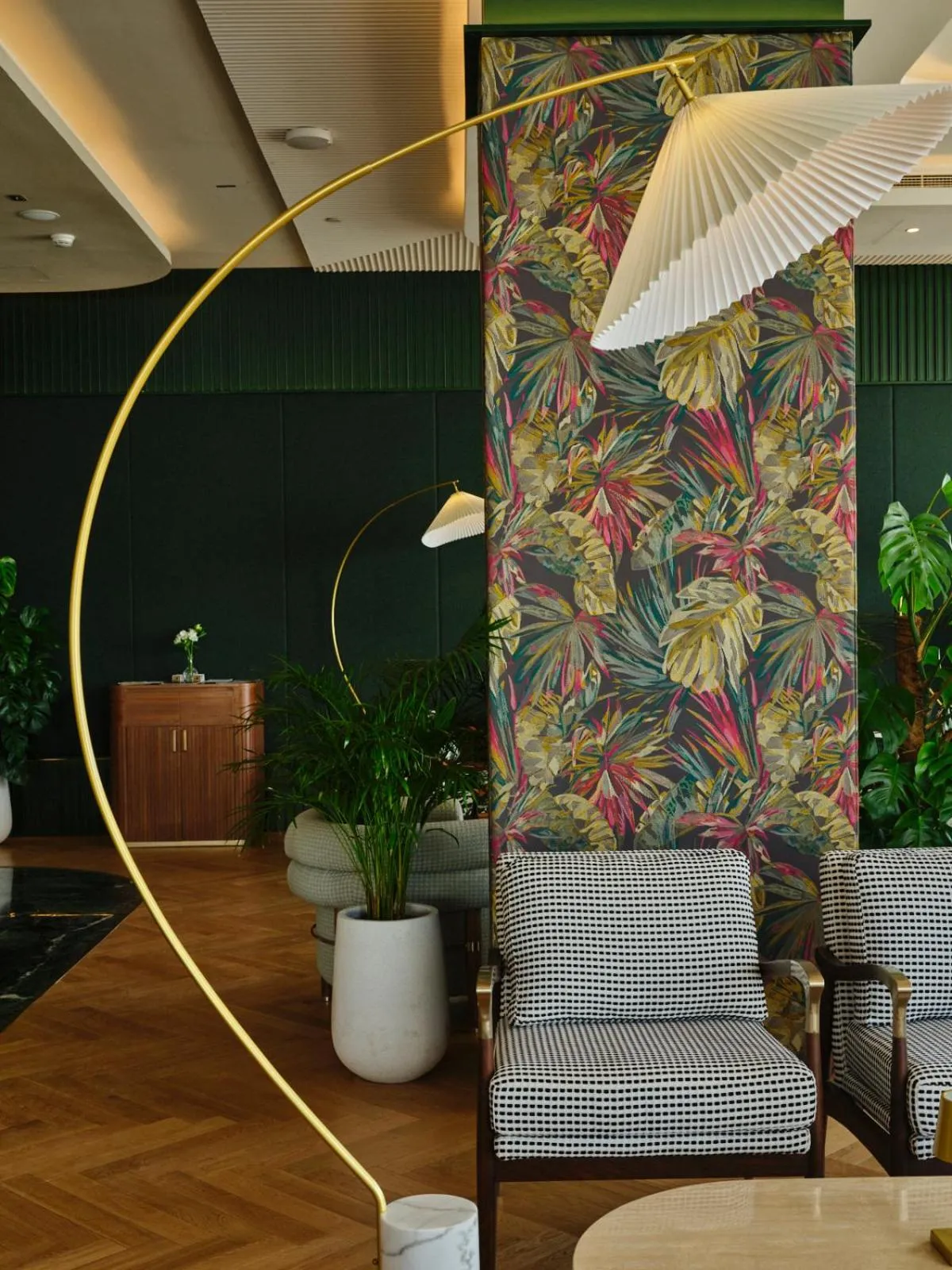 Restaurant/places to eat in The Muse