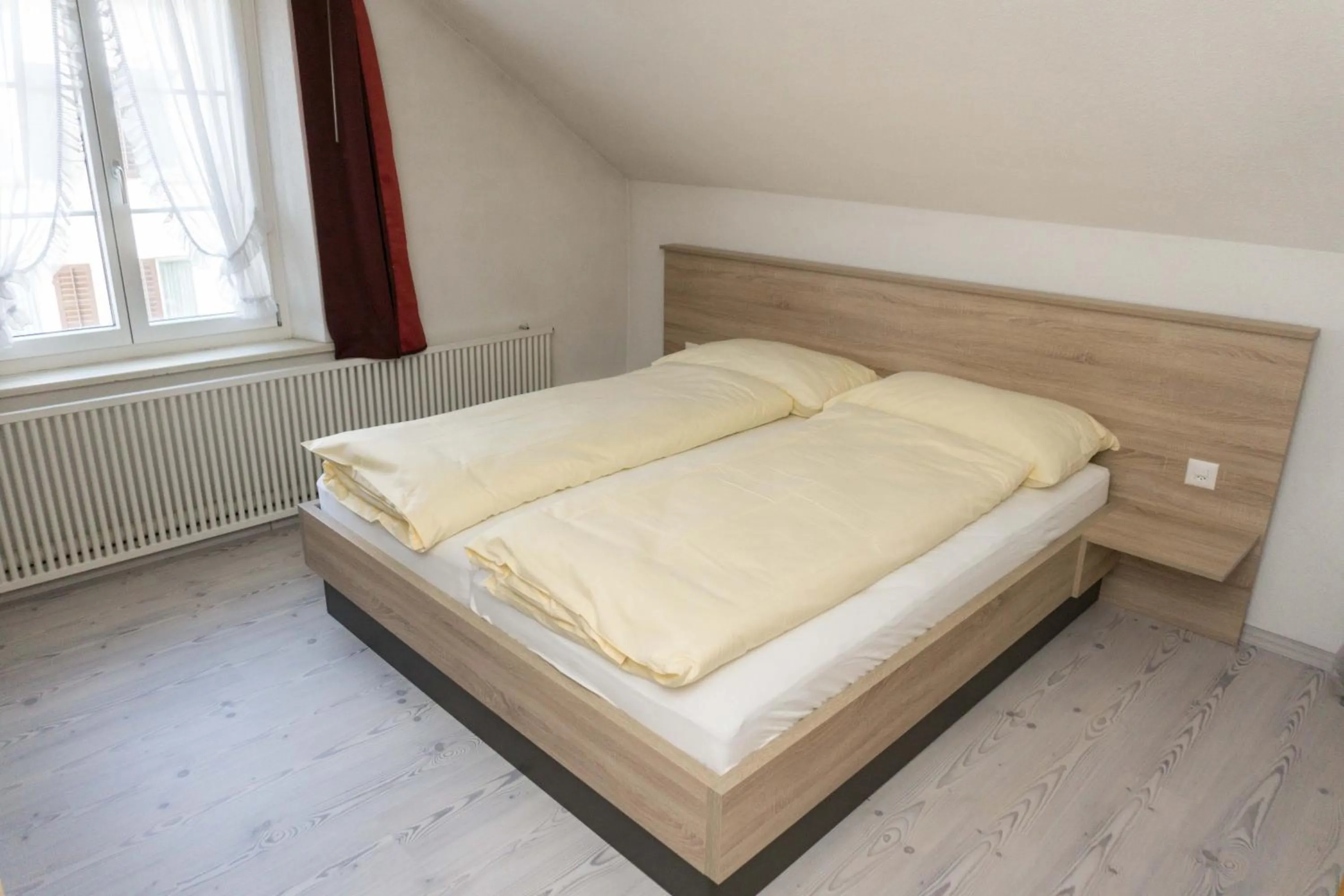 Bed in Speiserestaurant Traube