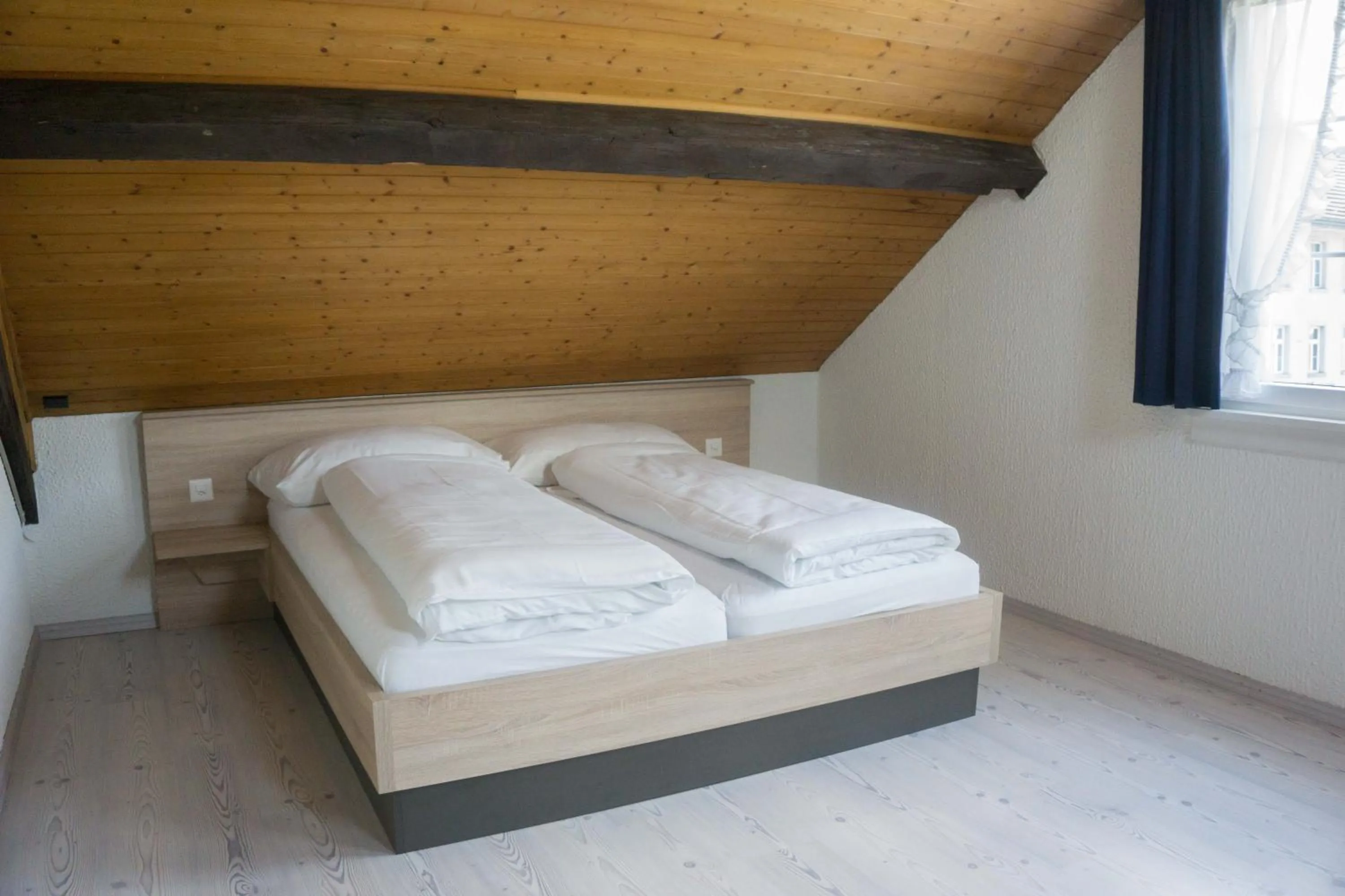 Photo of the whole room, Bed in Speiserestaurant Traube