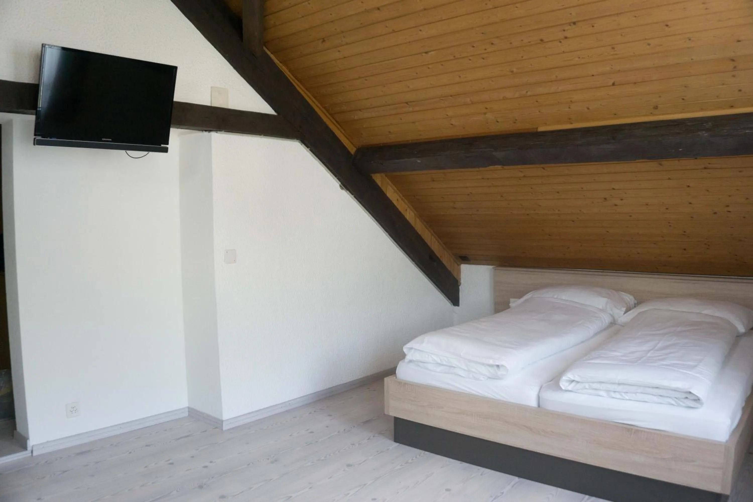 Photo of the whole room, Bed in Speiserestaurant Traube