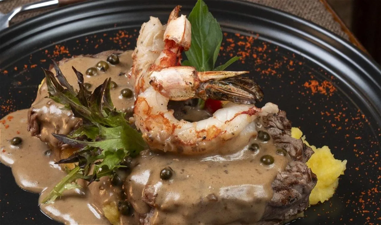 Restaurant/places to eat in Tarobá Hotel