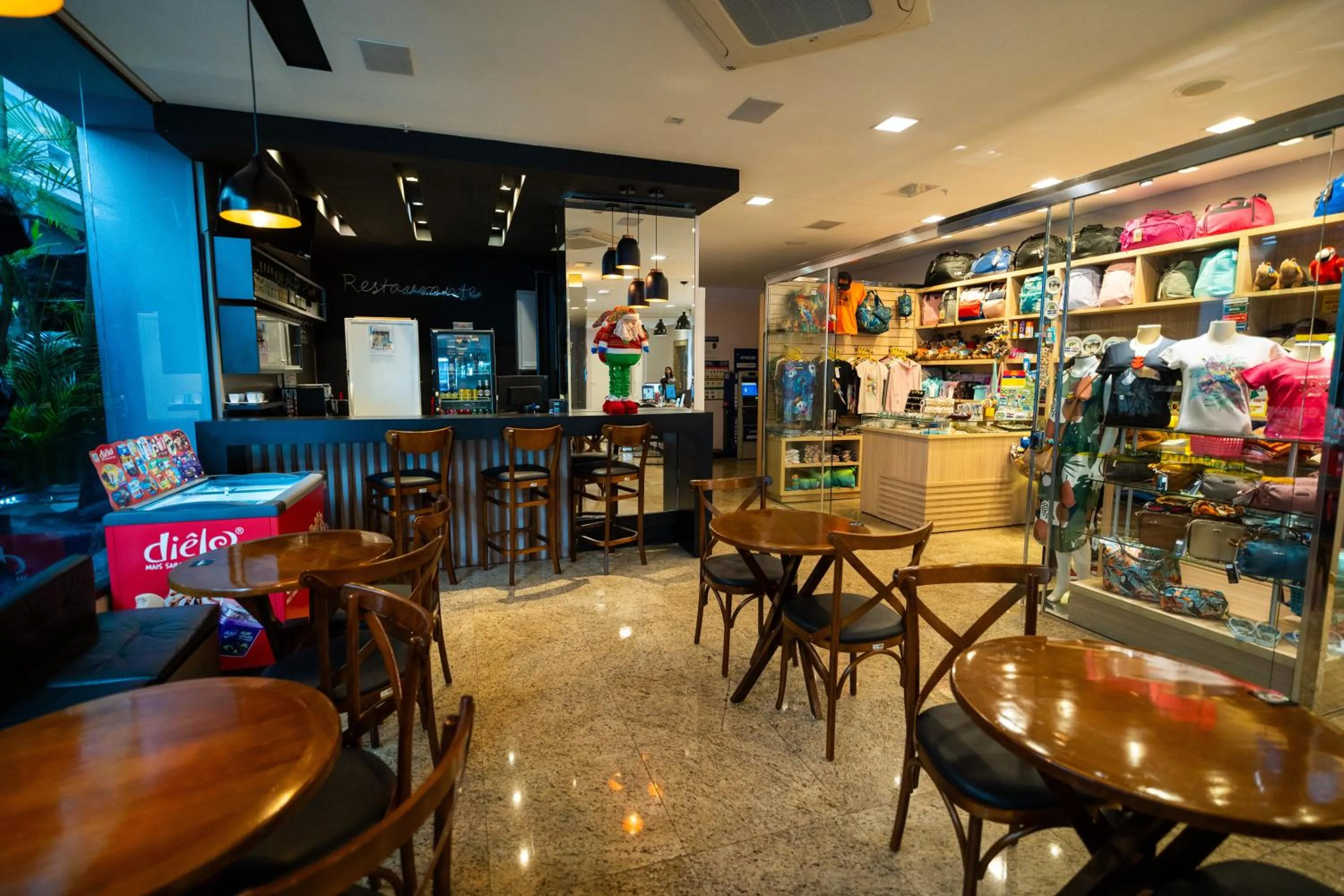 Restaurant/places to eat in Tarobá Hotel