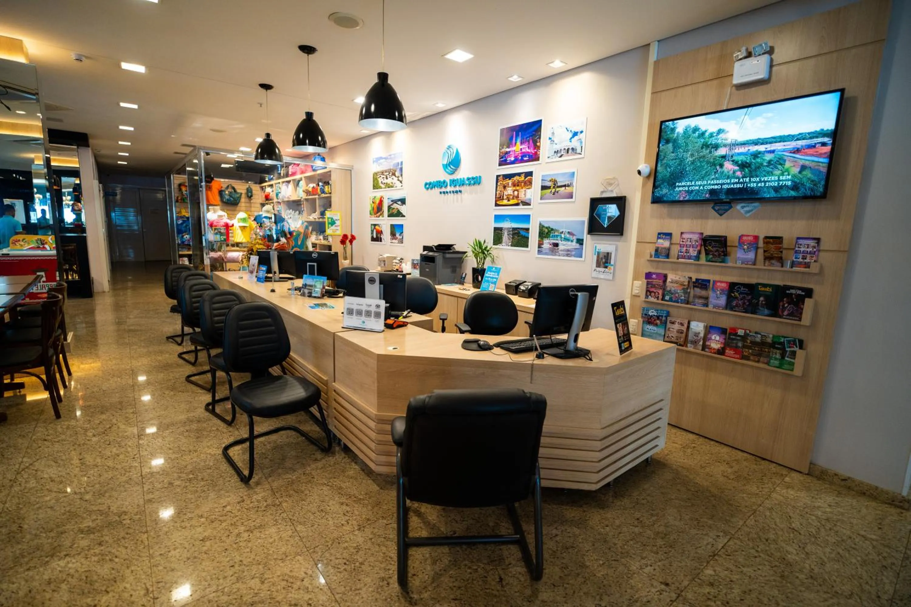 Lobby or reception in Tarobá Hotel