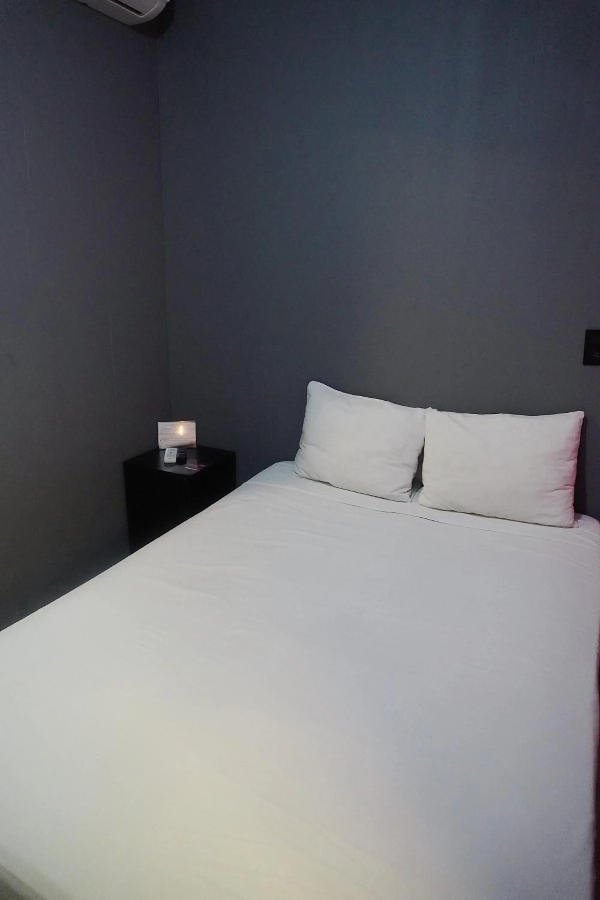 Bedroom, Bed in Adhoc Cintermex