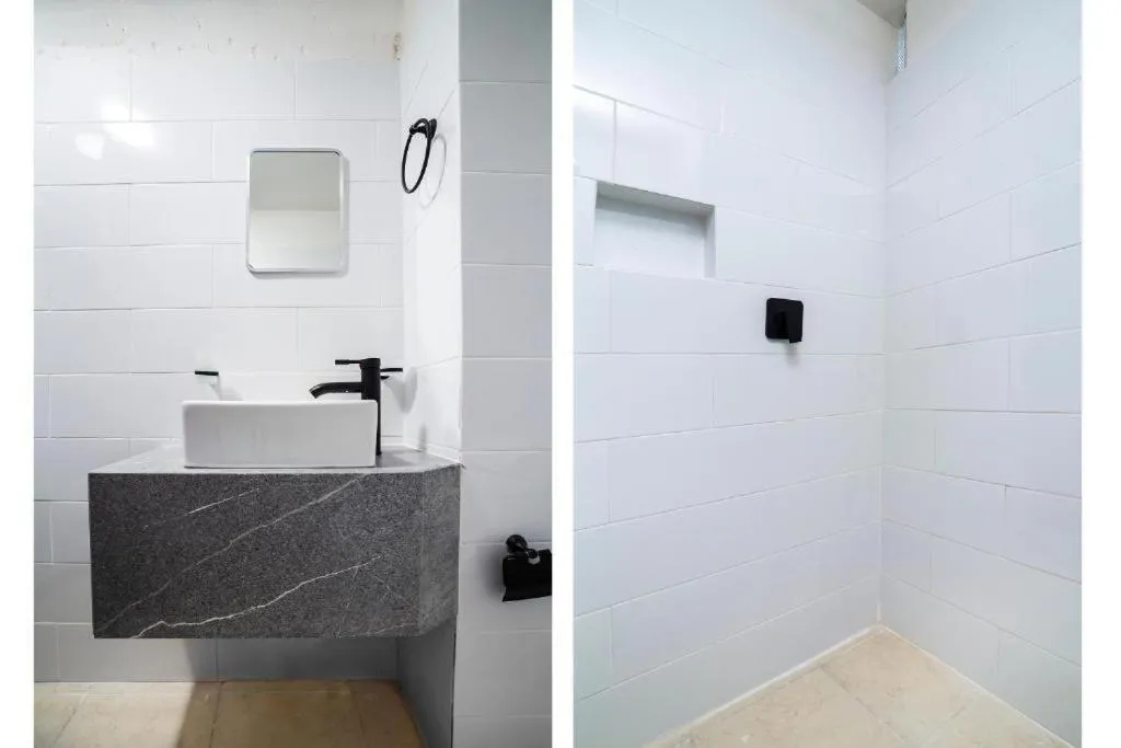 Shower in Adhoc Cintermex