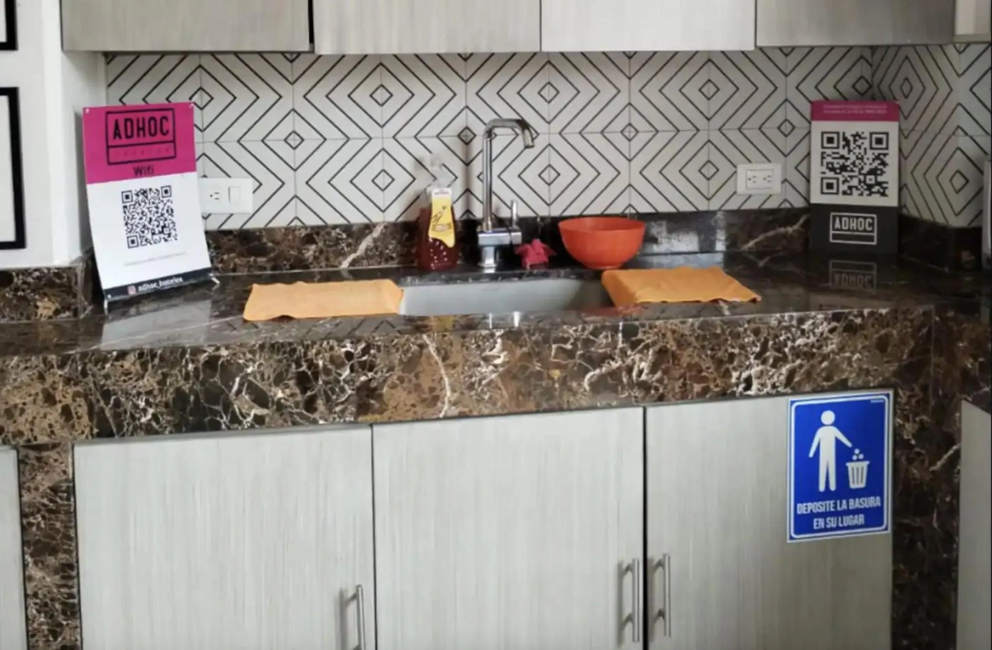 Kitchen or kitchenette in Adhoc Cintermex