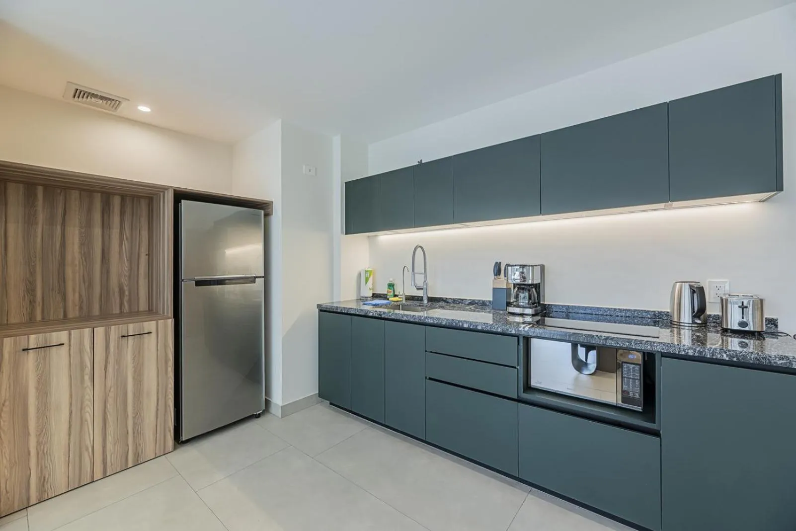 Coffee/tea facilities in Cuadra 134 Residencial Condesa