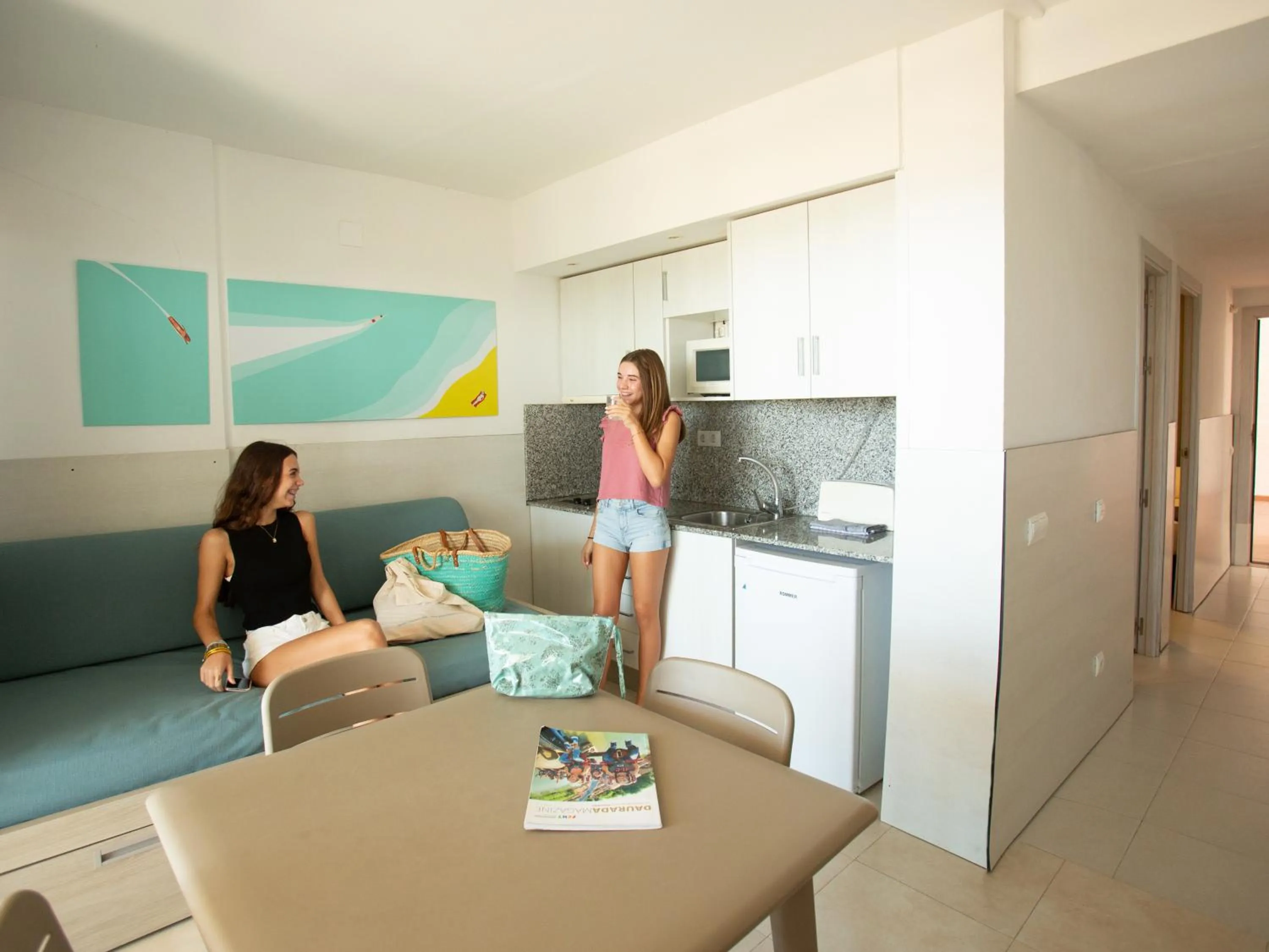 Kitchen or kitchenette in Pins Platja Apartments