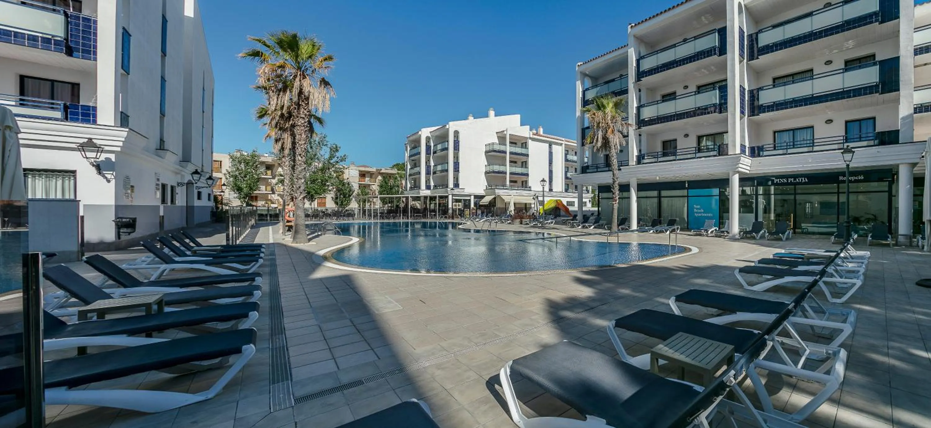Pool view in Pins Platja Apartments
