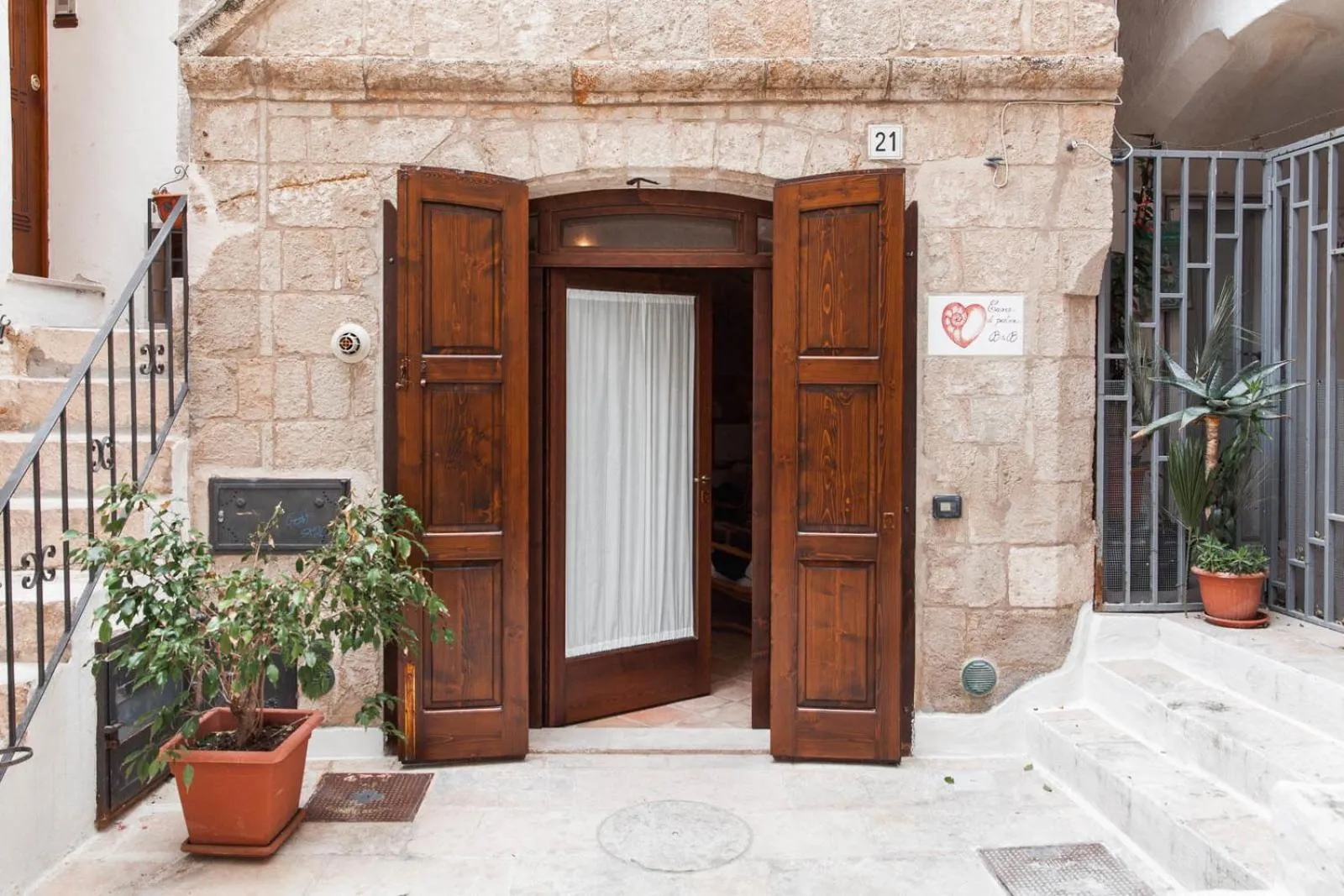 Facade/entrance in Cuore di Pietra - Housea