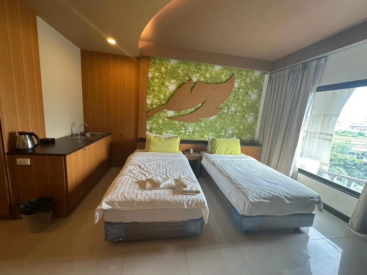 Property building, Bed in Le Ram Hotel No window