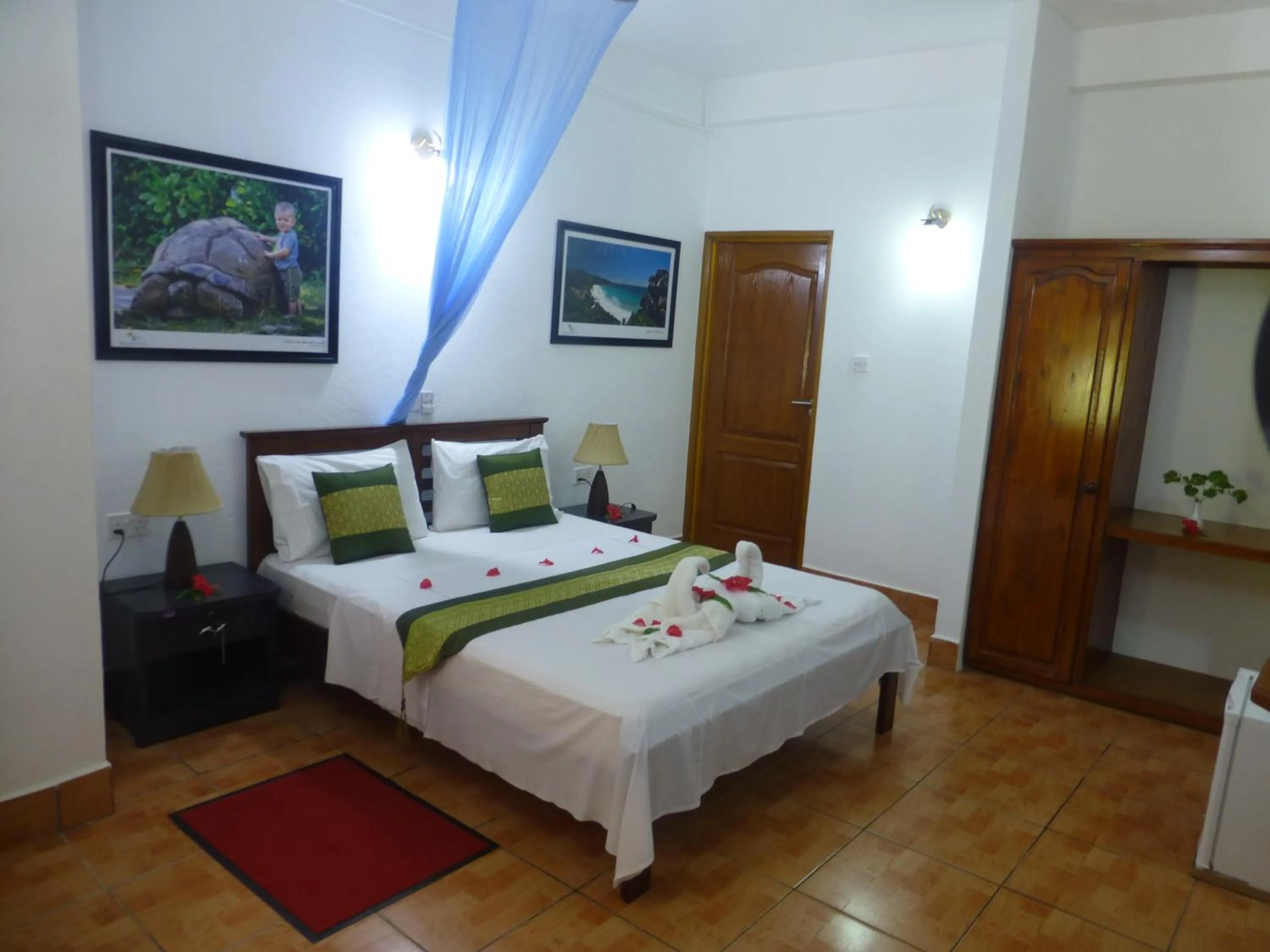 Bed in Zerof Guest House