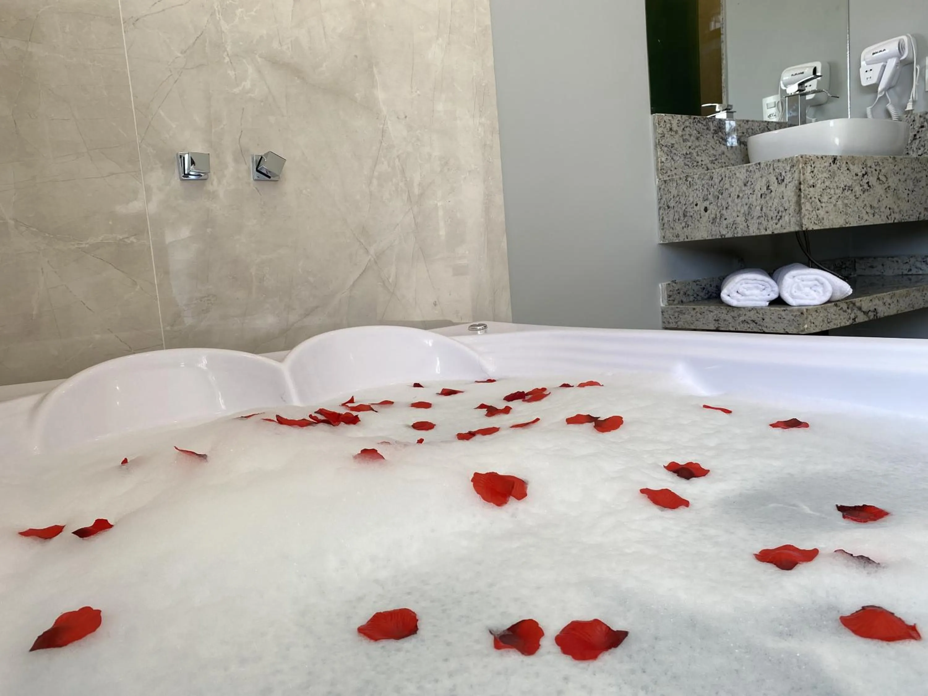 Bathroom, Bed in Pousada Maria Monteiro Tiradentes