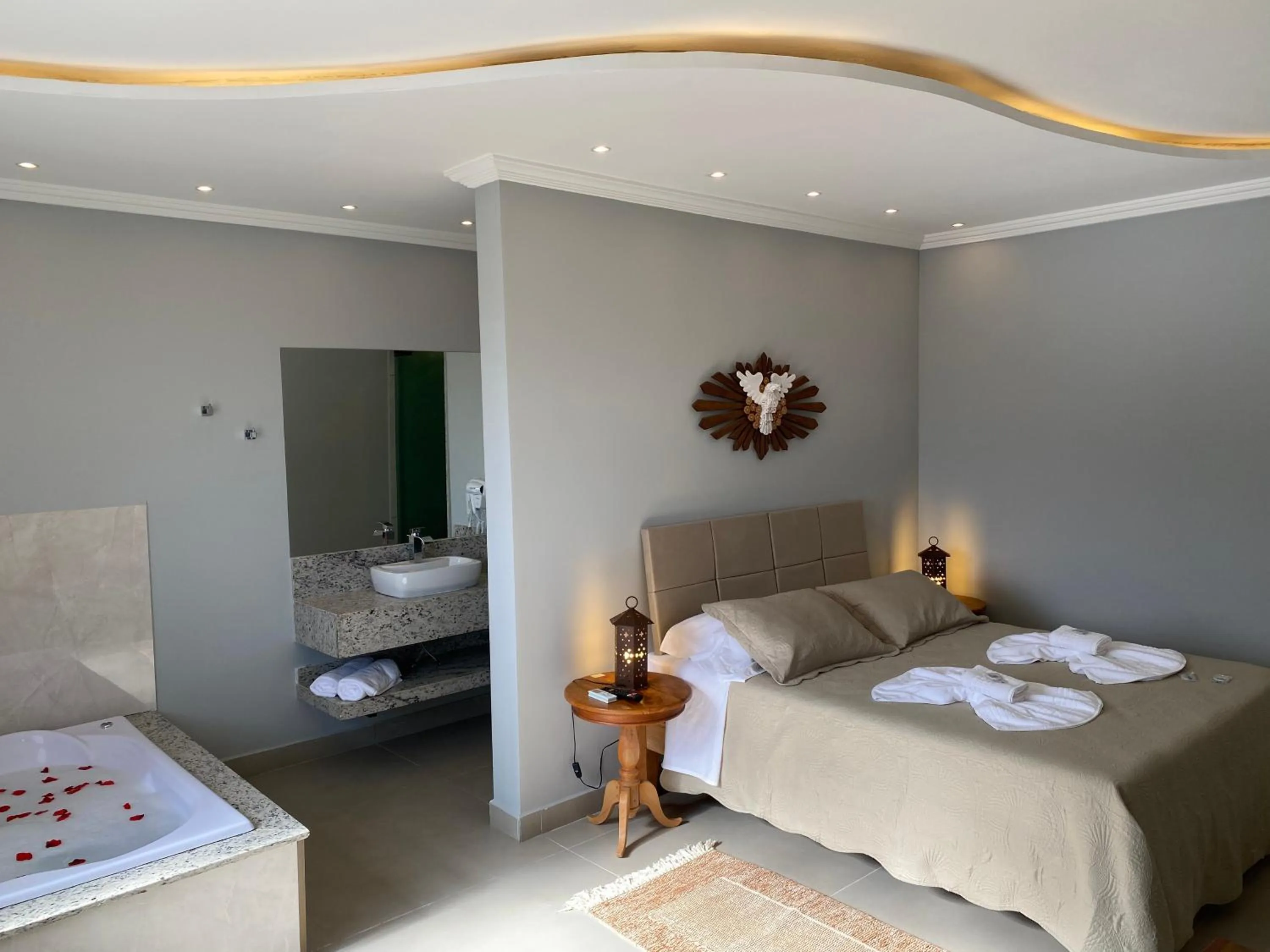 Photo of the whole room, Bed in Pousada Maria Monteiro Tiradentes