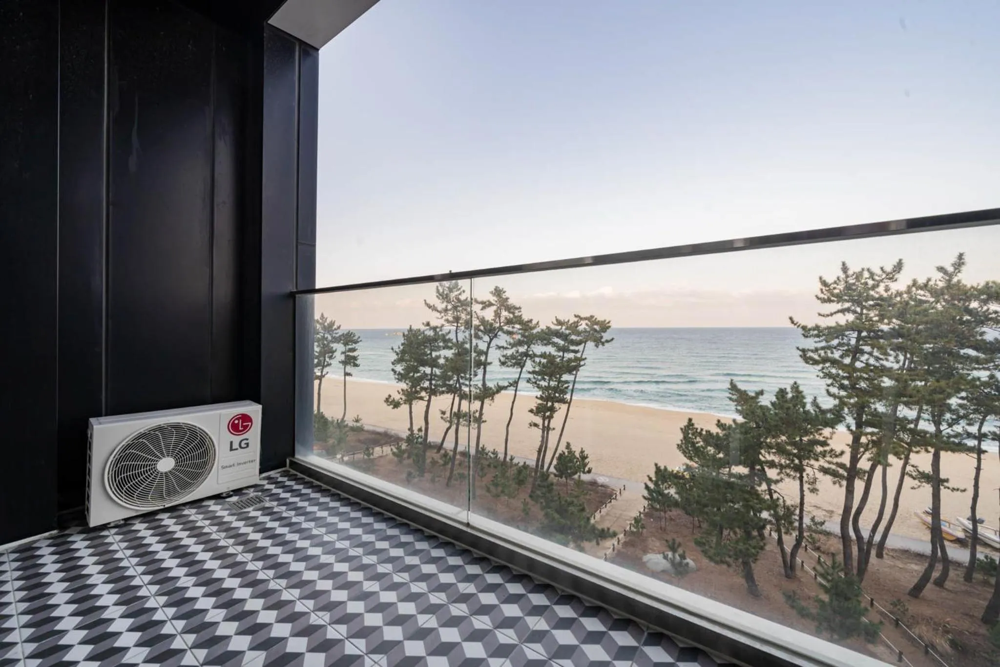 Gangneung Gyeongpodae Hotel Cube