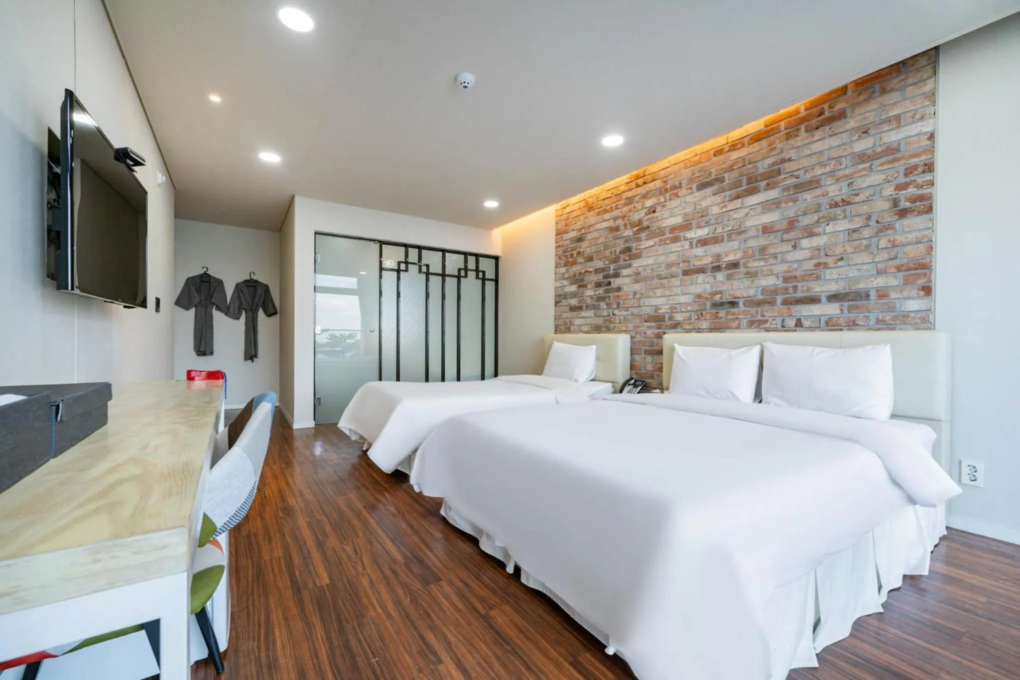 Gangneung Gyeongpodae Hotel Cube