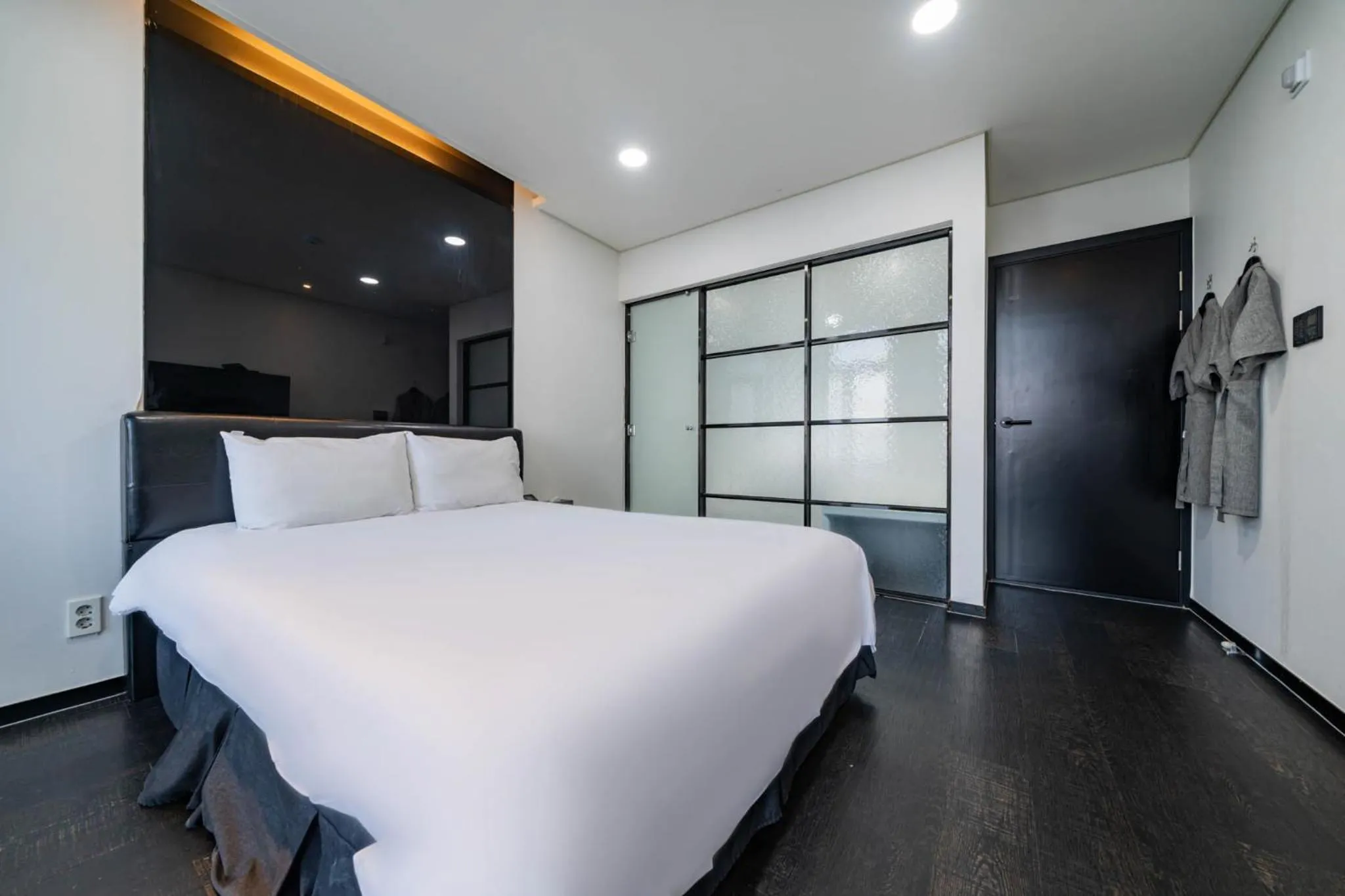 Gangneung Gyeongpodae Hotel Cube