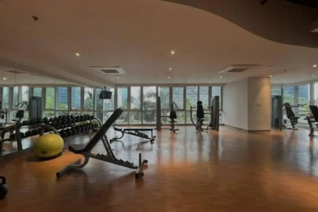 Spacious Executive 3br Apt with PS4 & bathtub in BGC