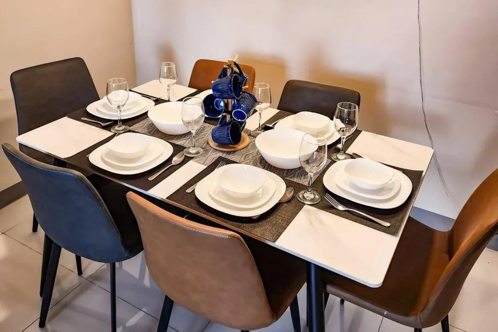 Spacious Executive 3br Apt with PS4 & bathtub in BGC