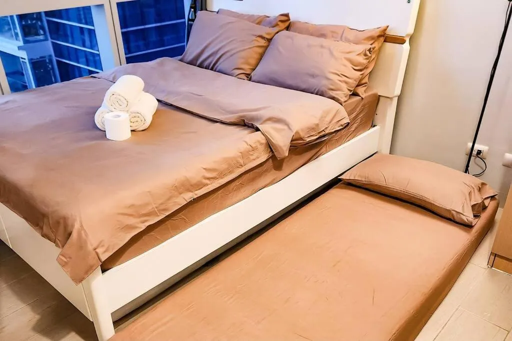 Spacious Executive 3br Apt with PS4 & bathtub in BGC