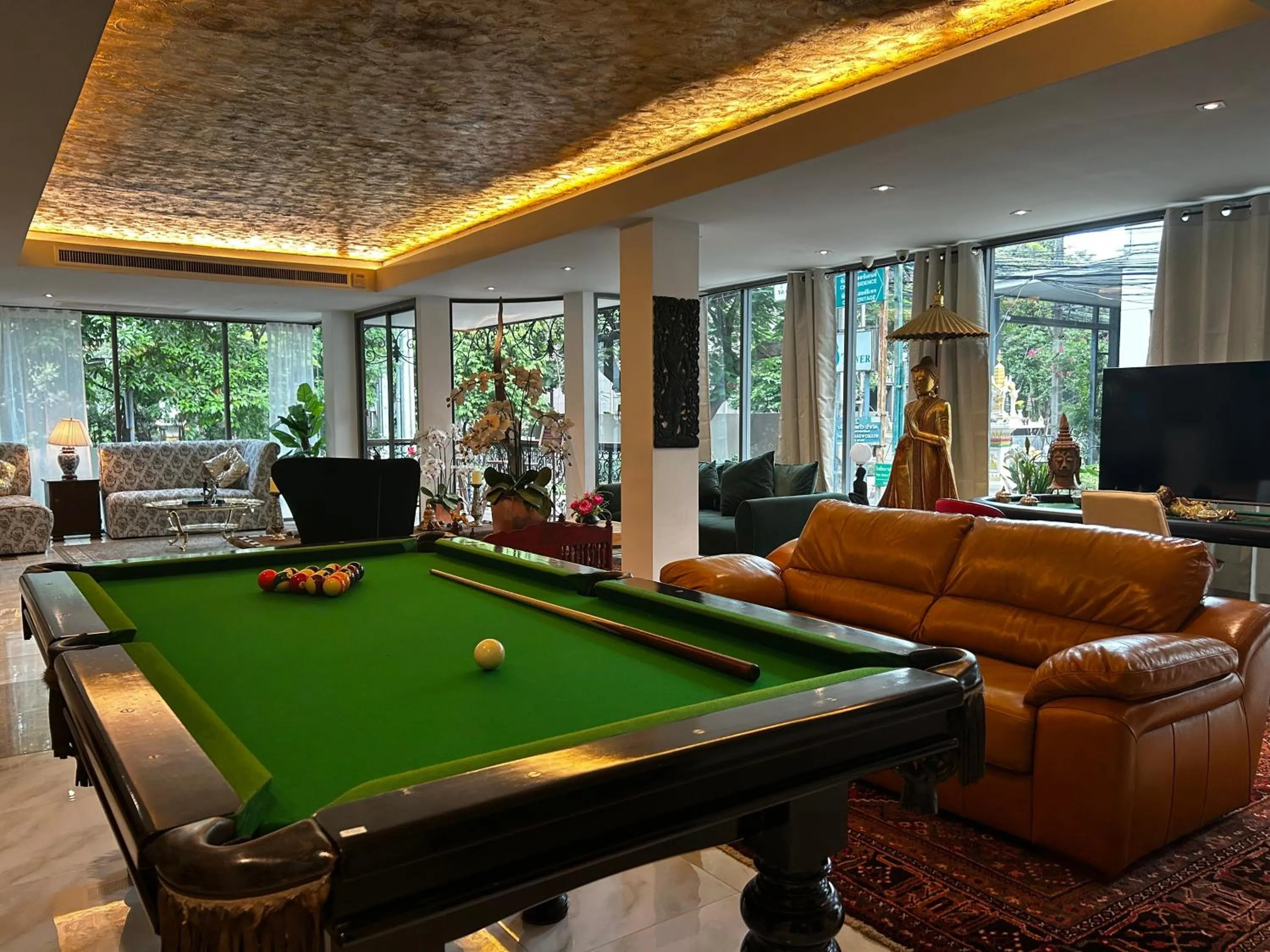 Billiard in Syama Mansion Phromphong