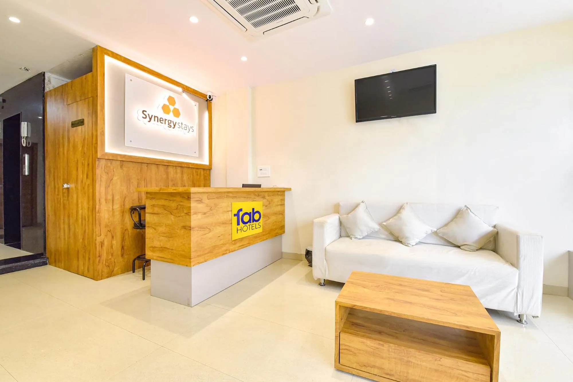 Lobby or reception in FabHotel Synergy Stays