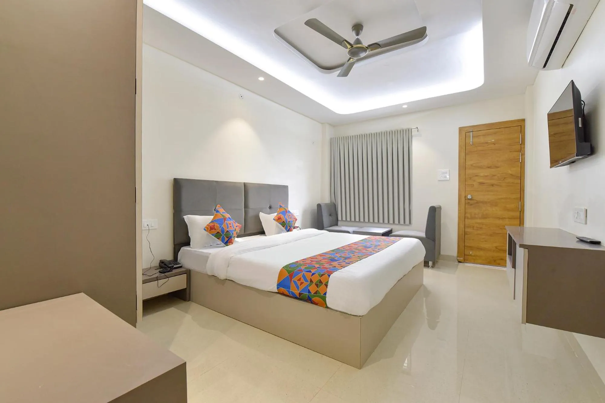 Bed in FabHotel Synergy Stays