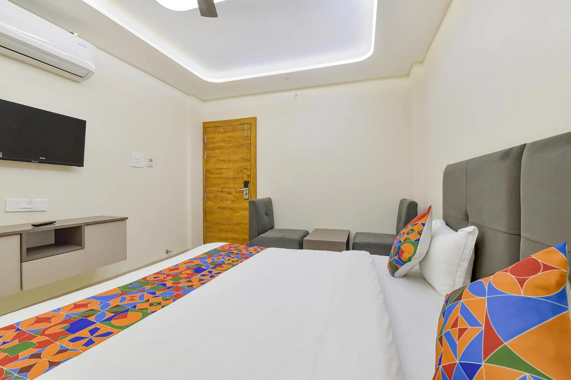 Bed in FabHotel Synergy Stays