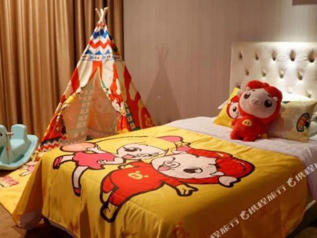 Bed in New Century Hotel Putuo Zhoushan