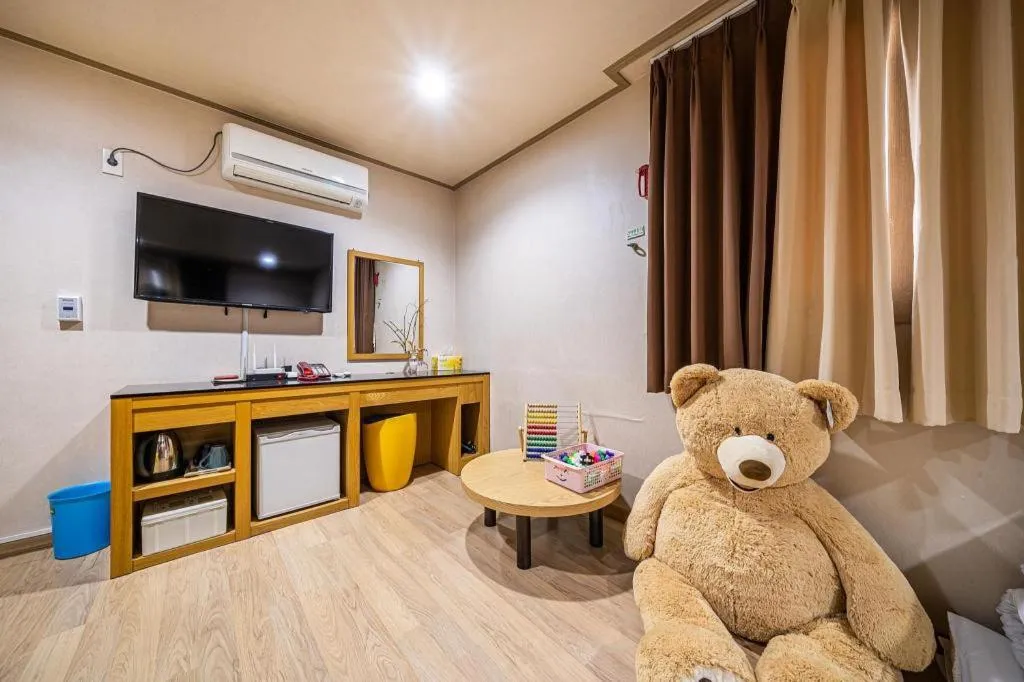 Seogwipo (Seongsan) Beach Hotel