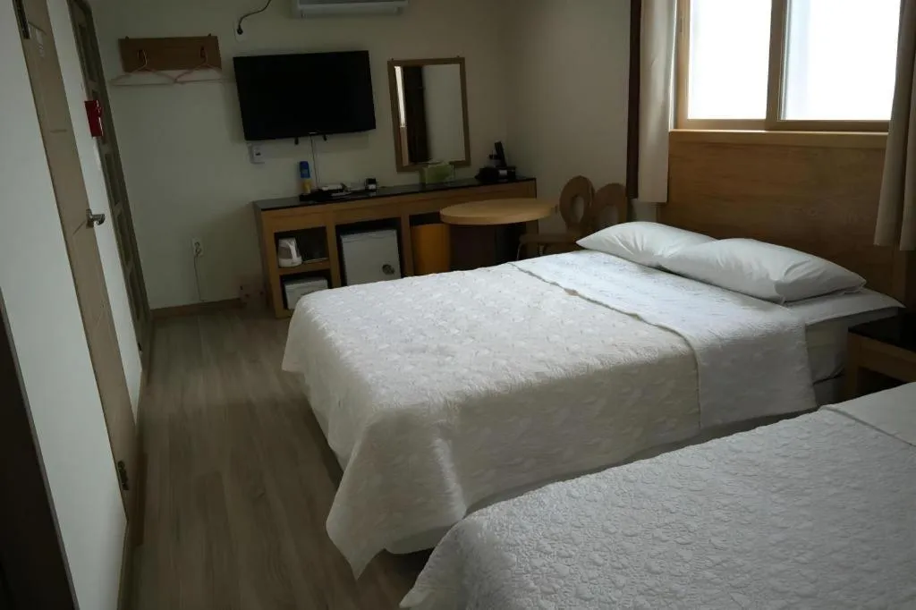 Bed in Seogwipo (Seongsan) Beach Hotel