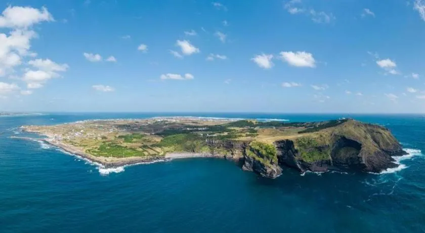 Seogwipo (Seongsan) Beach Hotel