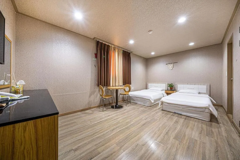 Bed in Seogwipo (Seongsan) Beach Hotel