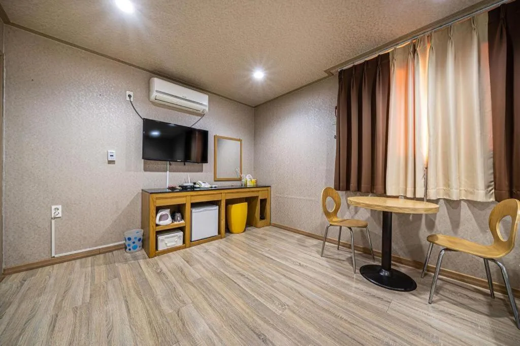 Seogwipo (Seongsan) Beach Hotel