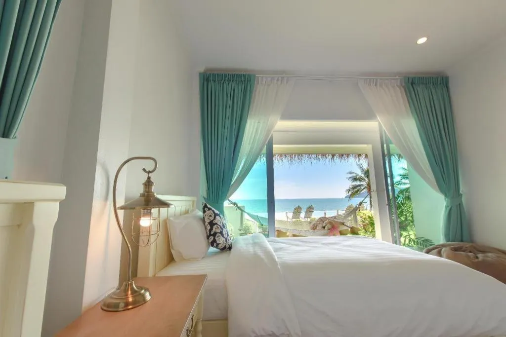 Bed in Sea Coco Resort