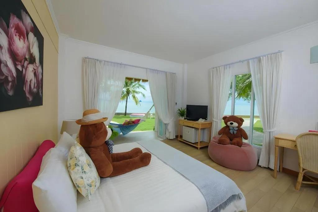 Bed in Sea Coco Resort