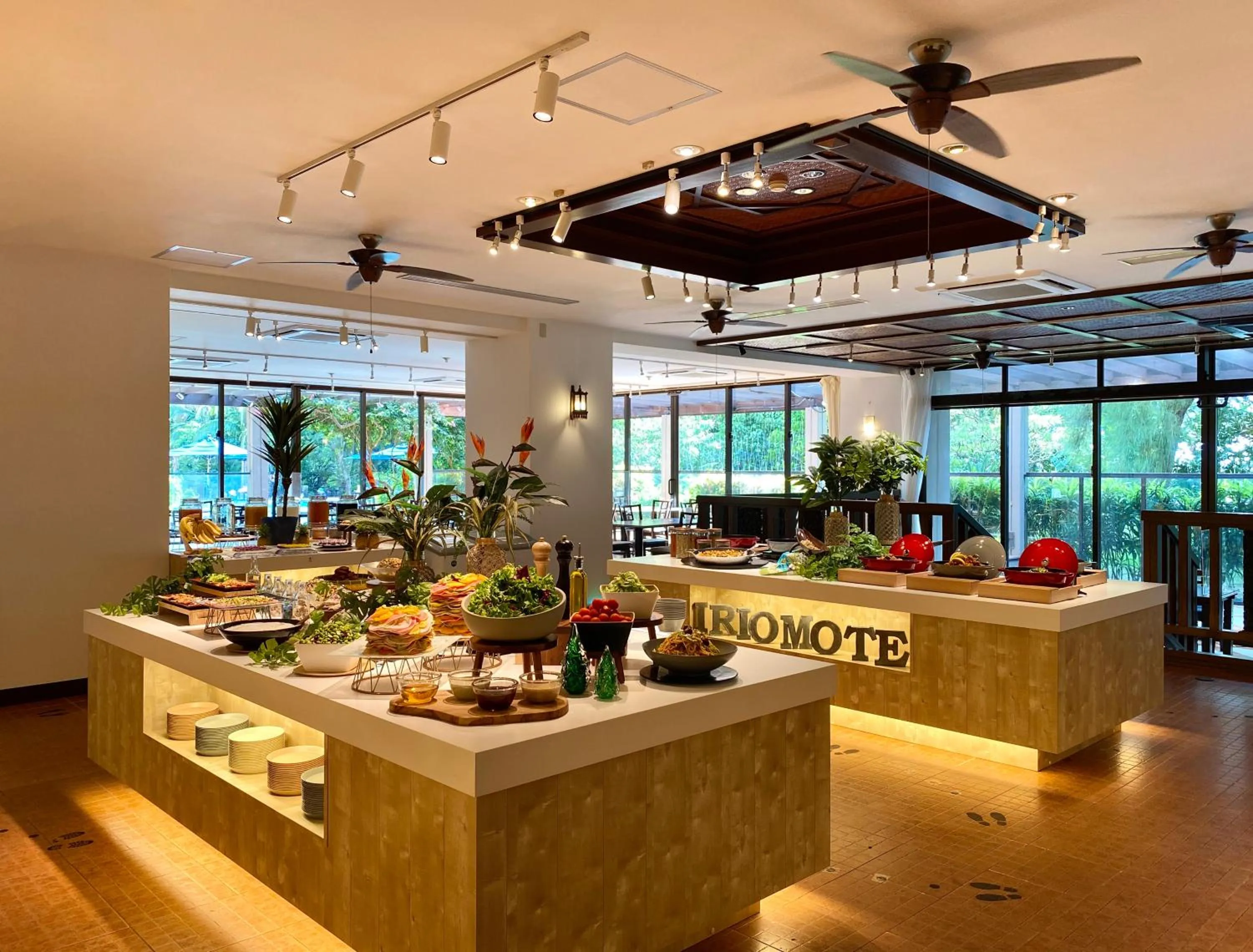 Restaurant/places to eat in Iriomote Hotel by Hoshino Resorts