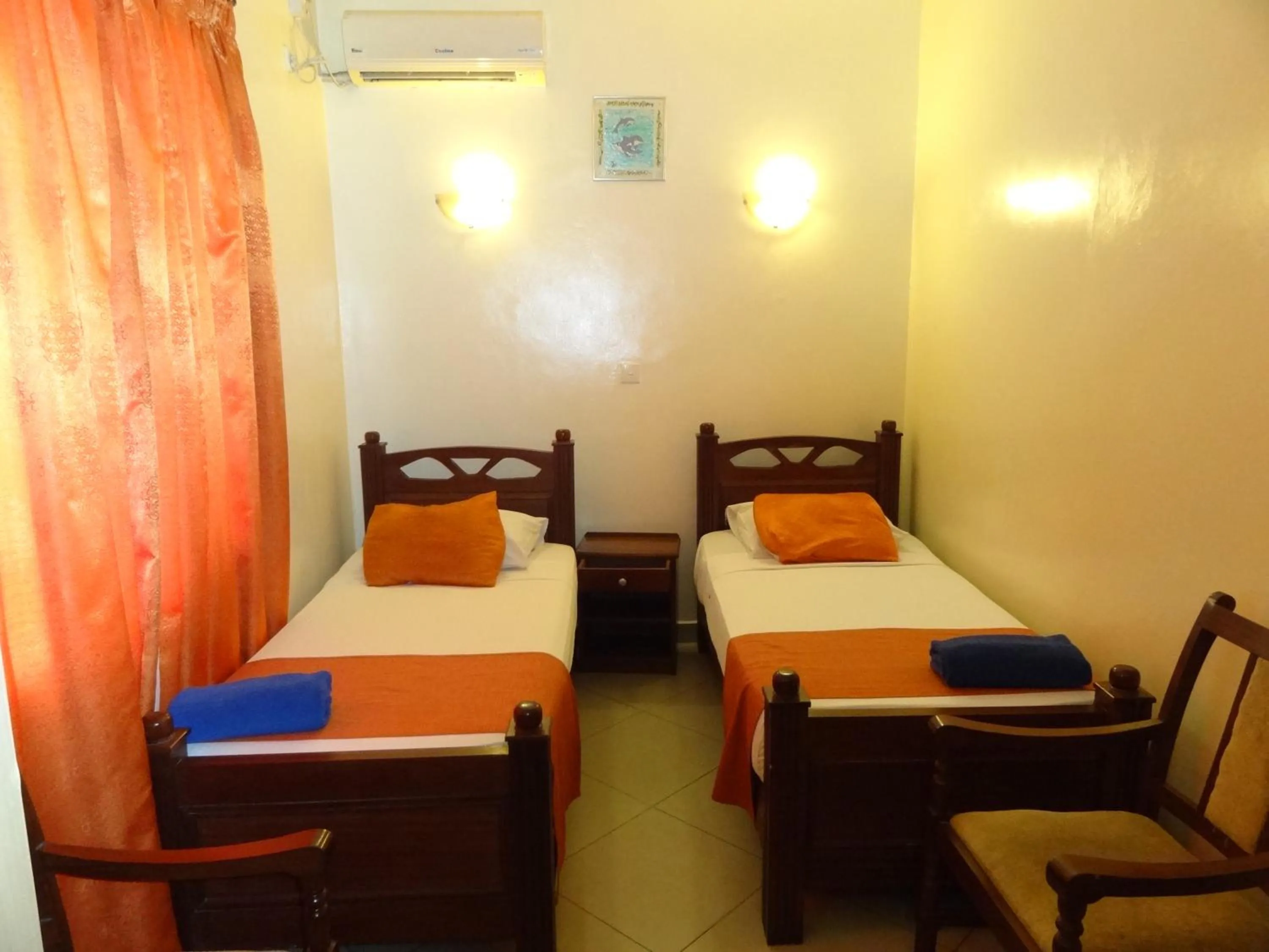 Bedroom, Bed in Regency Park Hotel