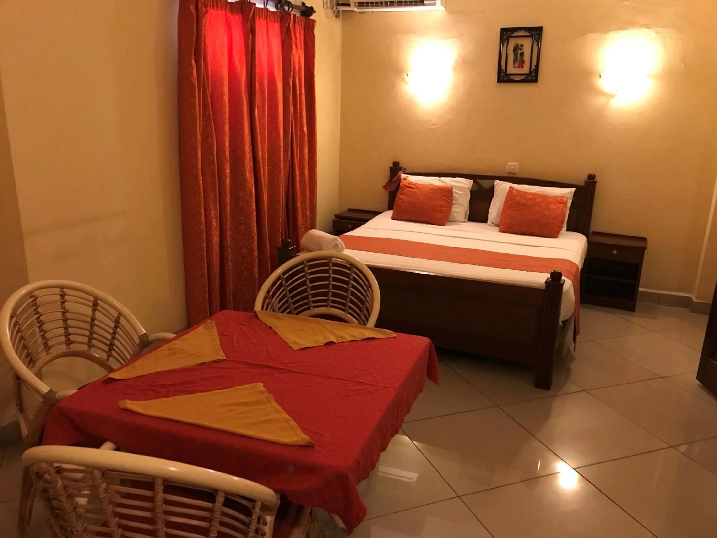 Bedroom, Bed in Regency Park Hotel