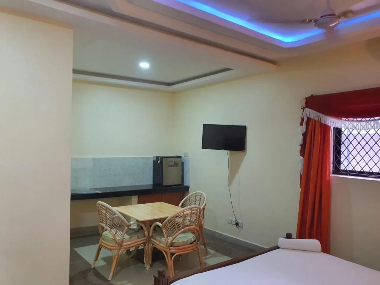 TV and multimedia, Bed in Regency Park Hotel