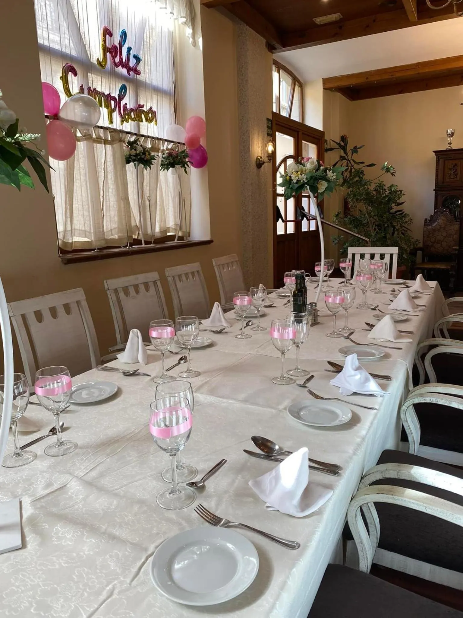 Restaurant/places to eat in Hotel Palacio de Oñate