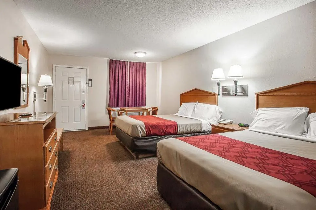 Bed in Quality Inn Brownsville