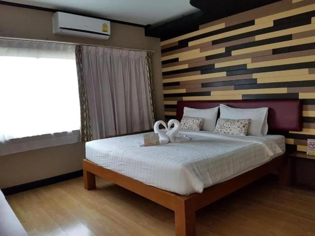 Bed in Cactus Resort & Hotel