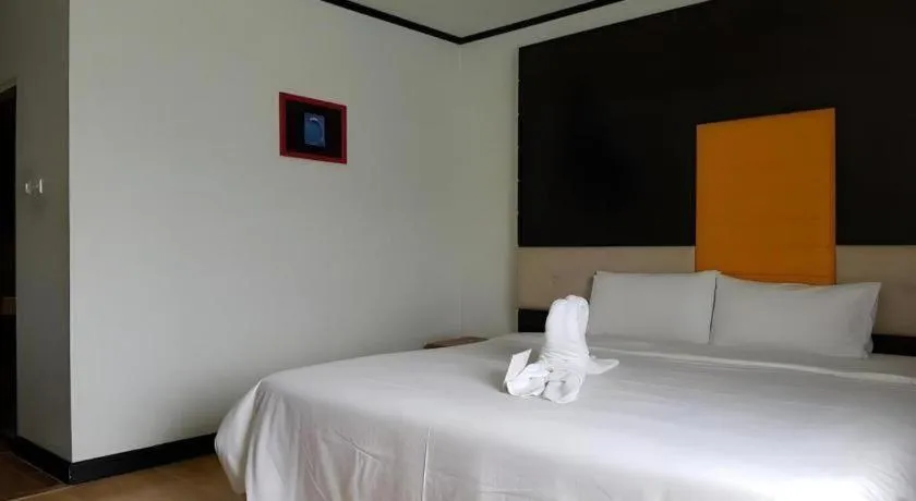 Bed in Cactus Resort & Hotel