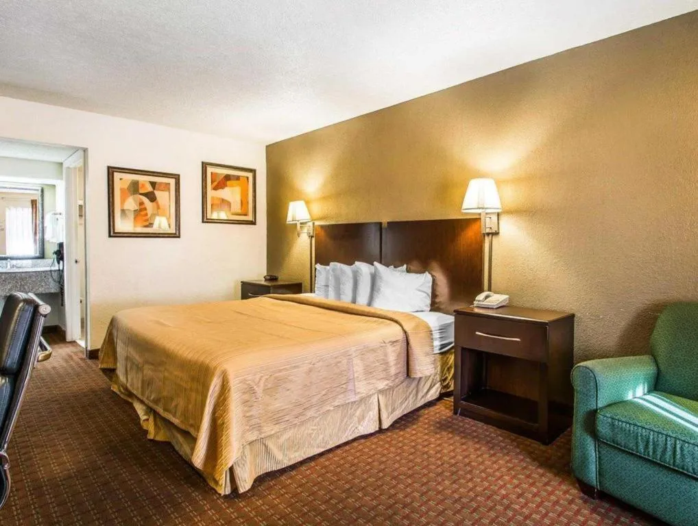 Bed in Quality Inn & Suites near Panama City Beach