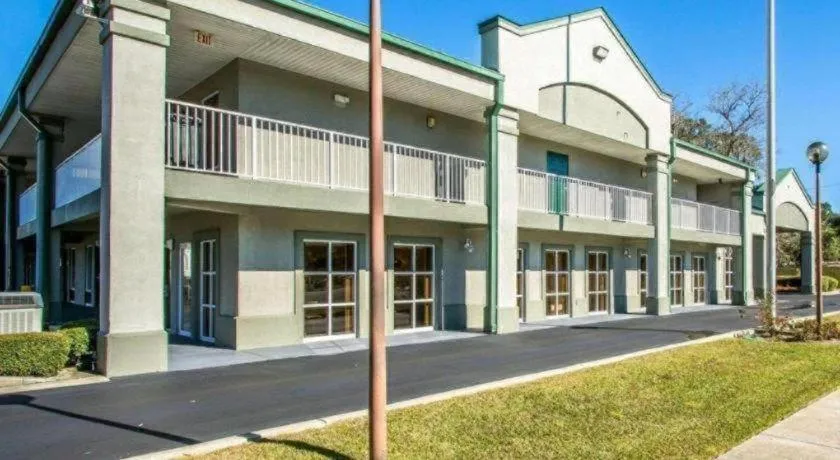 Quality Inn & Suites near Panama City Beach